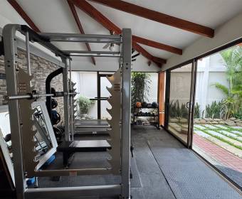 Casa a la venta en condominio en Residencial Loma Real, Guachipelín Norte, Escazú.