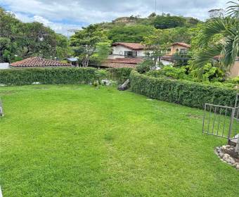 Casa a la venta en condominio en Residencial Loma Real, Guachipelín Norte, Escazú.