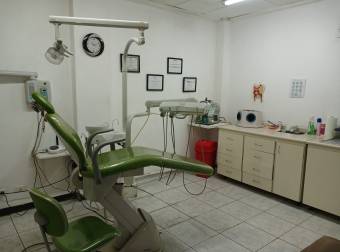 Se vende clinica dental totalmente equipada permisos al dia