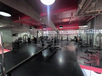 Se alquila moderno estudio en condominio de Secret Sabana 25-1726