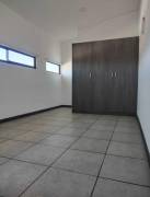 Se alquila cómodo apartamento cerca de oxigeno 25-1955