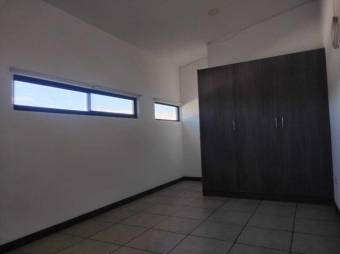 Se alquila cómodo apartamento cerca de oxigeno 25-1955