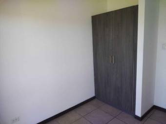 Se alquila cómodo apartamento cerca de oxigeno 25-1955