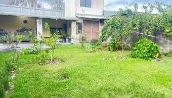 Vendo casa amplia de una planta Santo Domingo Heredia