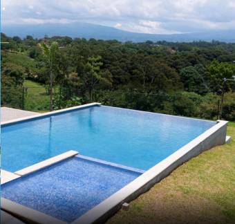 Venta de Casa en Condominio con Excelente Ubicación y Amenidades Completas Venta de Casa en Condominio con Excelente Ubicación y Amenidades Completas