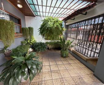 House for sale in Lisboa Urbanization, Plywood, Alajuela