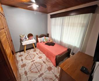 House for sale in Lisboa Urbanization, Plywood, Alajuela