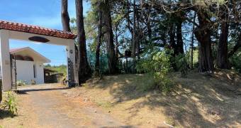 VENTA DE CASA CON GRAN TERRENO EN LOS ANGELES DE SAN RAFAEL DE HEREDIA