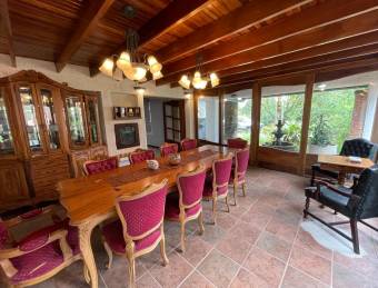 VENTA DE CASA CON GRAN TERRENO EN LOS ANGELES DE SAN RAFAEL DE HEREDIA