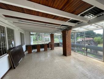 VENTA DE CASA CON GRAN TERRENO EN LOS ANGELES DE SAN RAFAEL DE HEREDIA