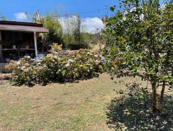 VENTA DE CASA CON GRAN TERRENO EN LOS ANGELES DE SAN RAFAEL DE HEREDIA