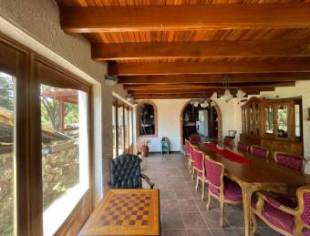 VENTA DE CASA CON GRAN TERRENO EN LOS ANGELES DE SAN RAFAEL DE HEREDIA