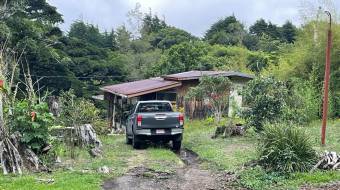 VENTA DE CASA CON GRAN TERRENO EN LOS ANGELES DE SAN RAFAEL DE HEREDIA