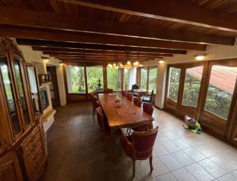 VENTA DE CASA CON GRAN TERRENO EN LOS ANGELES DE SAN RAFAEL DE HEREDIA