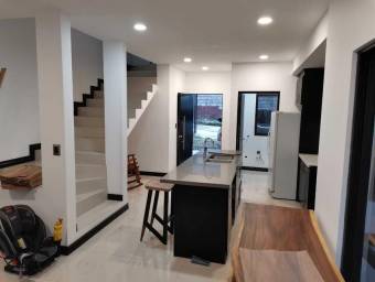 Venta de Casa en Moravia-San Vicente. RAH 25-992 