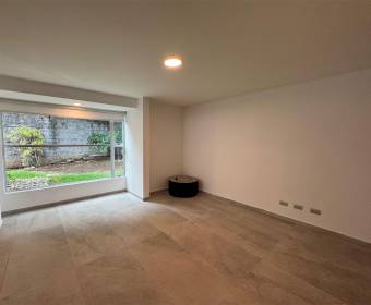 Casa moderna a la venta en condominio en Brasil de Mora