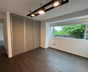 Casa moderna a la venta en condominio en Brasil de Mora