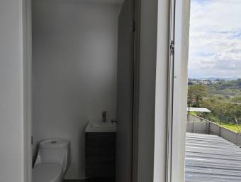 Venta de Casa en San Antonio de Alajuela. RAH 25-646 