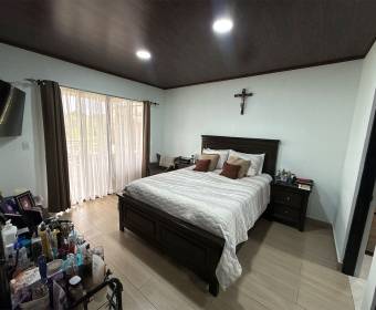 Single story house for sale in Fraijanes de Alajuela Single story house for sale in Fraijanes de Alajuela