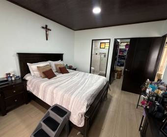 Single story house for sale in Fraijanes de Alajuela Single story house for sale in Fraijanes de Alajuela