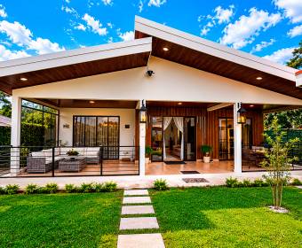 Single story house for sale in Fraijanes de Alajuela