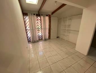 Casa en venta en condominio con ubicación privilegiada en Zapote #24-1596 GS