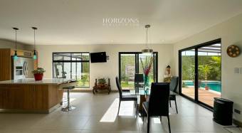 Casa contemporánea en venta Condominio Rialto San Pedro / Sabanilla nja1222