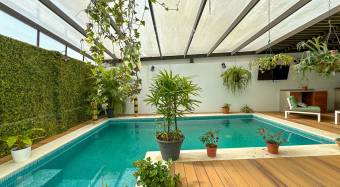 Casa contemporánea en venta Condominio Rialto San Pedro / Sabanilla nja1222