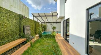 Casa contemporánea en venta Condominio Rialto San Pedro / Sabanilla nja1222