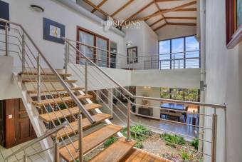 ¡En venta! Amplia Casa con Apartamento Independiente en Pinares Curridabat nja1227