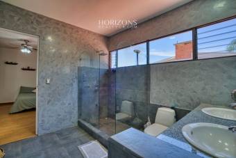 ¡En venta! Amplia Casa con Apartamento Independiente en Pinares Curridabat nja1227
