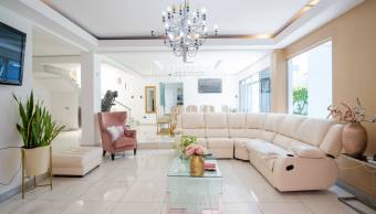 ¡Venta! Casa con Uso de Suelo Mixto en San Jose Barrio Naciones Unidas / 6 habitaciones  