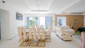 ¡Venta! Casa con Uso de Suelo Mixto en San Jose Barrio Naciones Unidas / 6 habitaciones  