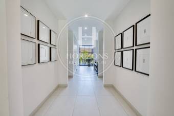 Venta de Casa en Condominio El Herrán con Vista a una Reserva Natural  5 Habitaciones NJA1