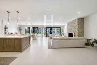 Venta de Casa en Condominio El Herrán con Vista a una Reserva Natural  5 Habitaciones NJA1