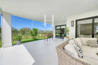Venta de Casa en Condominio El Herrán con Vista a una Reserva Natural  5 Habitaciones NJA1