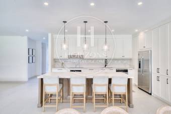 Venta de Casa en Condominio El Herrán con Vista a una Reserva Natural  5 Habitaciones NJA1
