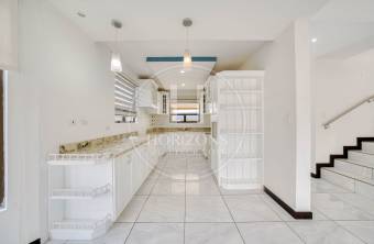 Casa con Jardín en Venta en Condominio Karataba en Taras de Cartago 3 Habitaciones noj1172 Casa con Jardín en Venta en Condominio Karataba en Taras de Cartago 3 Habitaciones noj1172