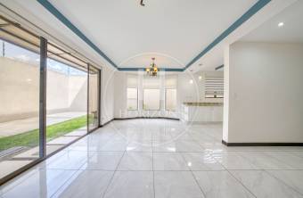 Casa con Jardín en Venta en Condominio Karataba en Taras de Cartago 3 Habitaciones noj1172 Casa con Jardín en Venta en Condominio Karataba en Taras de Cartago 3 Habitaciones noj1172