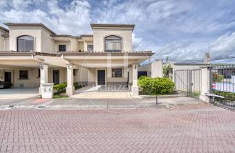 Casa con Jardín en Venta en Condominio Karataba en Taras de Cartago 3 Habitaciones noj1172 Casa con Jardín en Venta en Condominio Karataba en Taras de Cartago 3 Habitaciones noj1172