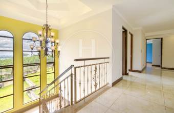 Casa en Condominio Guayacán Real en Colinas Montealegre Curridabat Amplia Zona Verde noj11