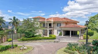 Casa en Condominio Guayacán Real en Colinas Montealegre Curridabat Amplia Zona Verde noj11