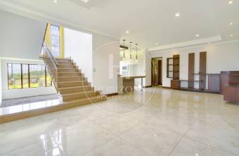 Casa en Condominio Guayacán Real en Colinas Montealegre Curridabat Amplia Zona Verde noj11