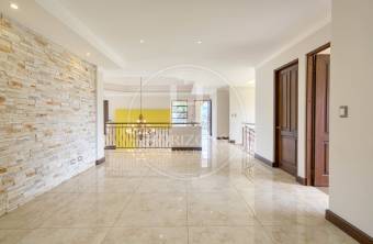 Casa en Condominio Guayacán Real en Colinas Montealegre Curridabat Amplia Zona Verde noj11