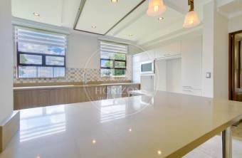 Casa en Condominio Guayacán Real en Colinas Montealegre Curridabat Amplia Zona Verde noj11