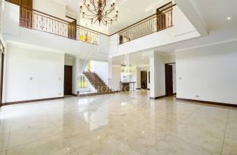 Casa en Condominio Guayacán Real en Colinas Montealegre Curridabat Amplia Zona Verde noj11