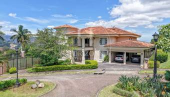 Casa en Condominio Guayacán Real en Colinas Montealegre Curridabat Amplia Zona Verde noj11