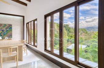 Casa de Lujo en Venta en Condominio Hacienda Gregal en Curridabat Amplios Jardines y Pisci