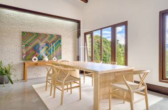 Casa de Lujo en Venta en Condominio Hacienda Gregal en Curridabat Amplios Jardines y Pisci