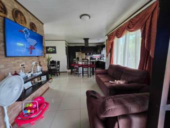 Venta de Casa en Pococí-Roxana, Limón. 